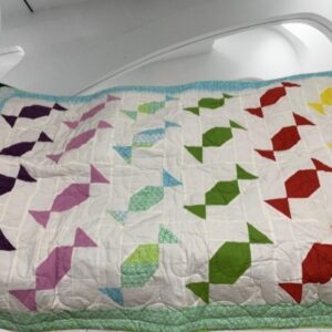 Products Ručně vyráběný přehoz na postel Bonbon