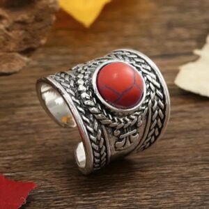 Prsten s červeným kamenem